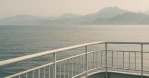 散骨は法律違反？許可や手続き・ルールを解説