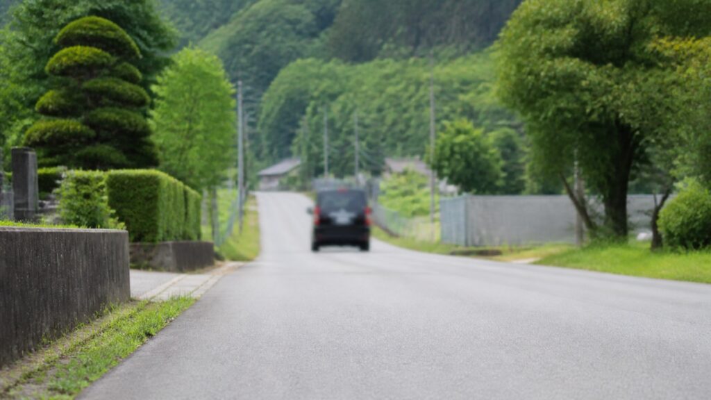 霊柩車を見たら親指を隠す？言い伝えの由来と考え方の内容を表したイメージ画像